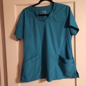 5 Pocket Sporty V-Neck Scrub Top